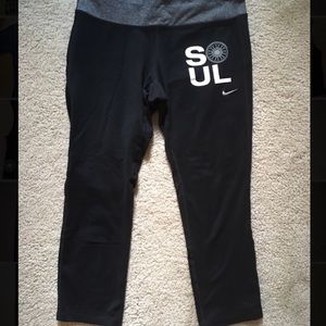 SoulCycle Nike Epic Run Crop Leggings